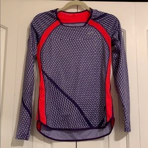 Long sleeve athletic shirt